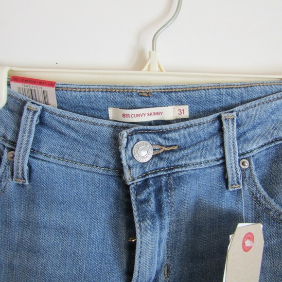 Levi Strauss Women's Jeans - Picture 2 of 4